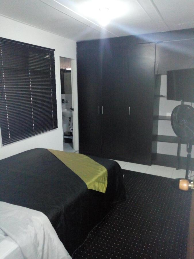 E2 Comodo Y Amplio Apartamento En Laureles Estadio 120 Mts2 Medellín Exterior foto